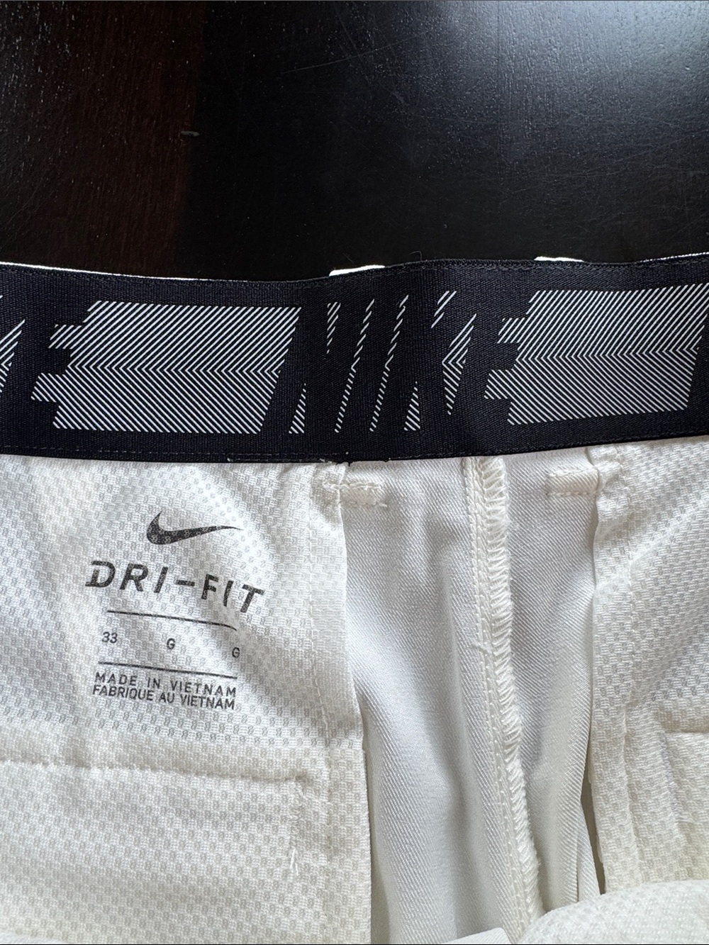 Nike Men’s Cream Flat-Front Golf Shorts - Picture 2 of 3